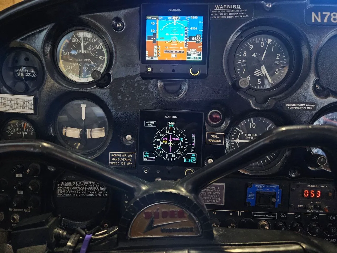 Cockpit interior of Cherokee 180 N7824W